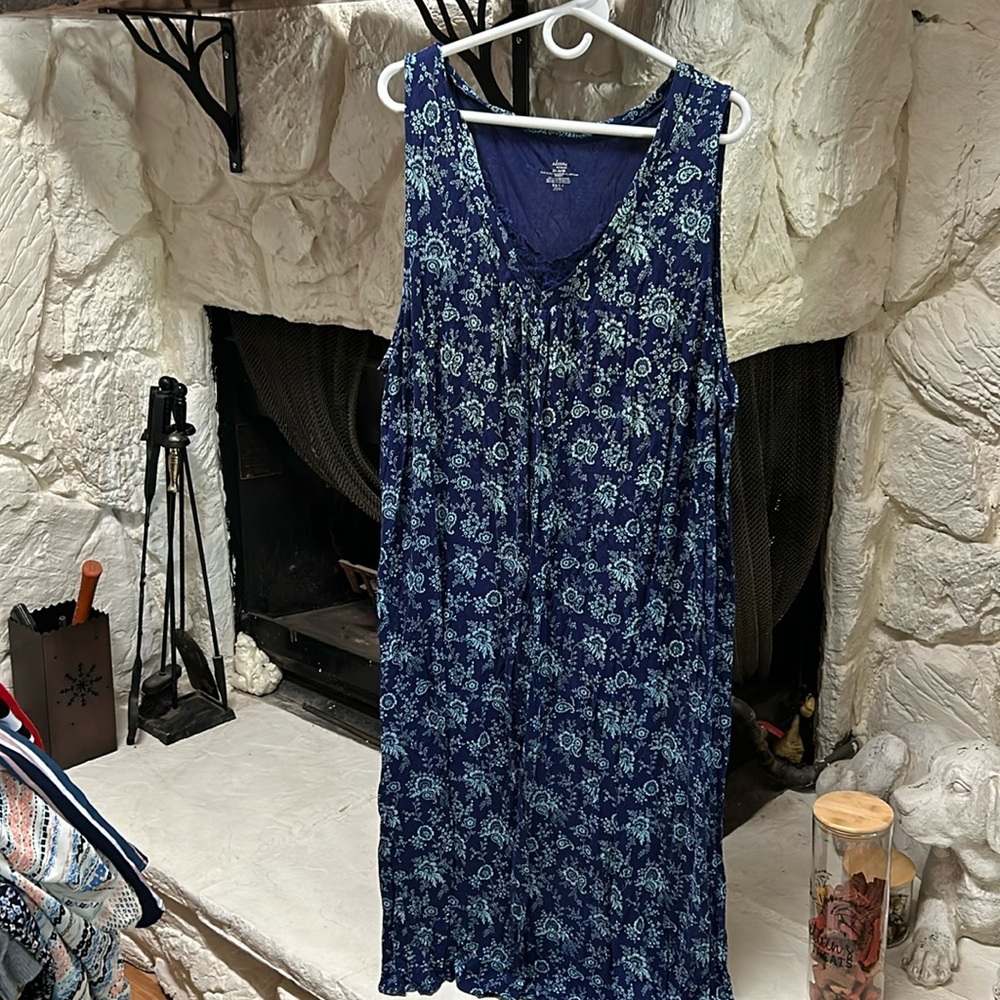 Adonna Woman 24-26 nightgown